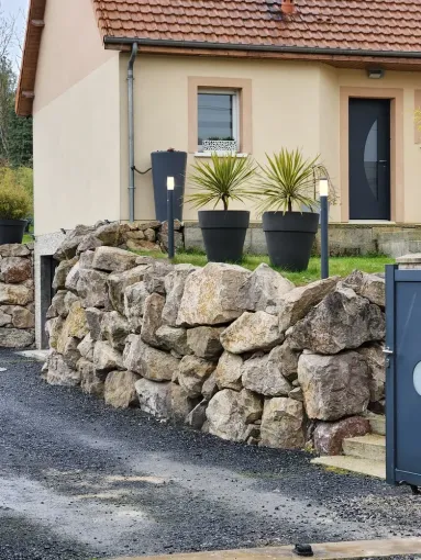 Pose de luminaire extérieur avec détection de présence jusqu'à 8 mètres, Amiens, SEB'ELEC